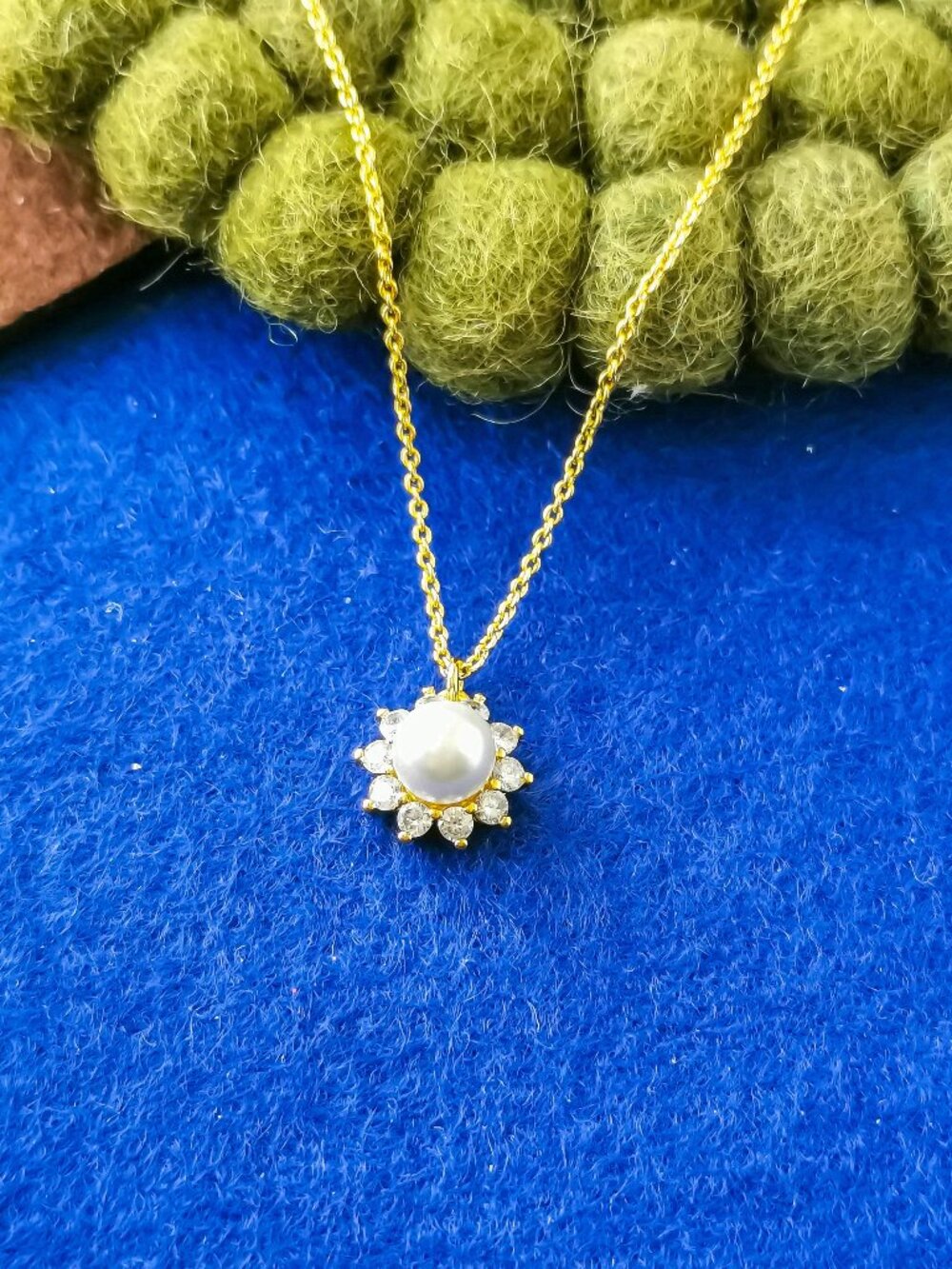 Kate Spade Sunny Halo Pearl Pendant Necklace Gold